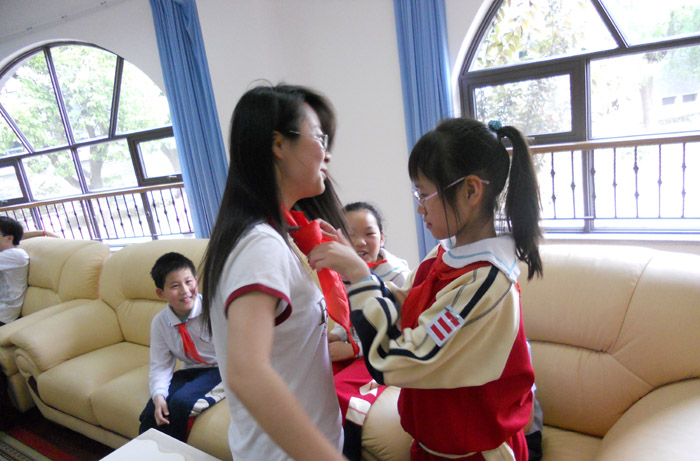 小学生为酷18
志愿者系红领巾